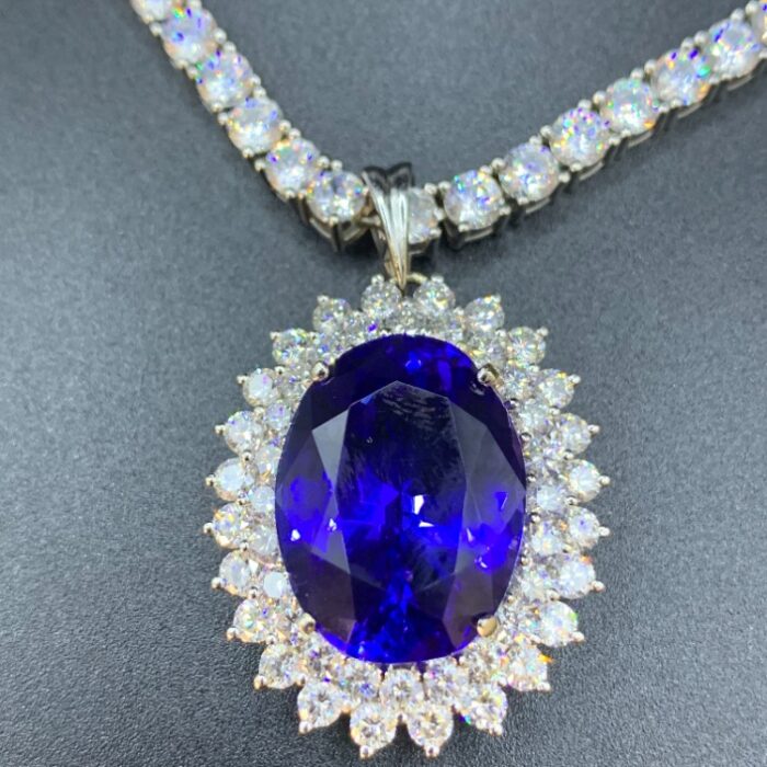 Exceptional Stunning Tanzanite 26.7ct