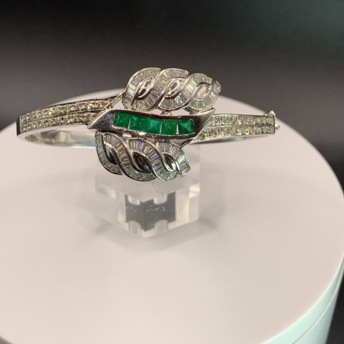 Emerald & diamond 18ct bracelet superb
